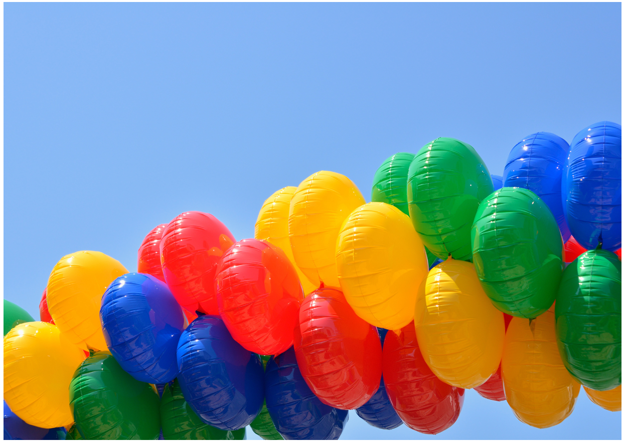 Milano Pride Week, le aziende diventano arcobaleno